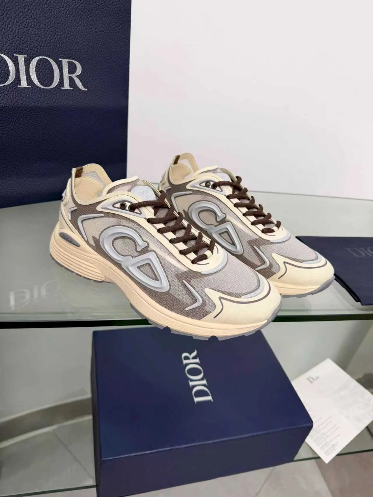 Men's men's shoes pP560! DIOR#B30 COUNTDOWN TECH shoes 1. Inspired by lighter running shoes this season 2. Made of multi-layer transparent nylon upper, full of futuristic feel 3. CD30 rubber logo on the tongue/heel to highlight the brand style 4. Equipped with ultra-light foam midsole for the ultimate comfortable wearing experience 5. The entire series uses WELDED (seamless bonding) technology to ensure durability and lightness 6. Full-size dopamine color matching, perfect choice for couples shoes😜